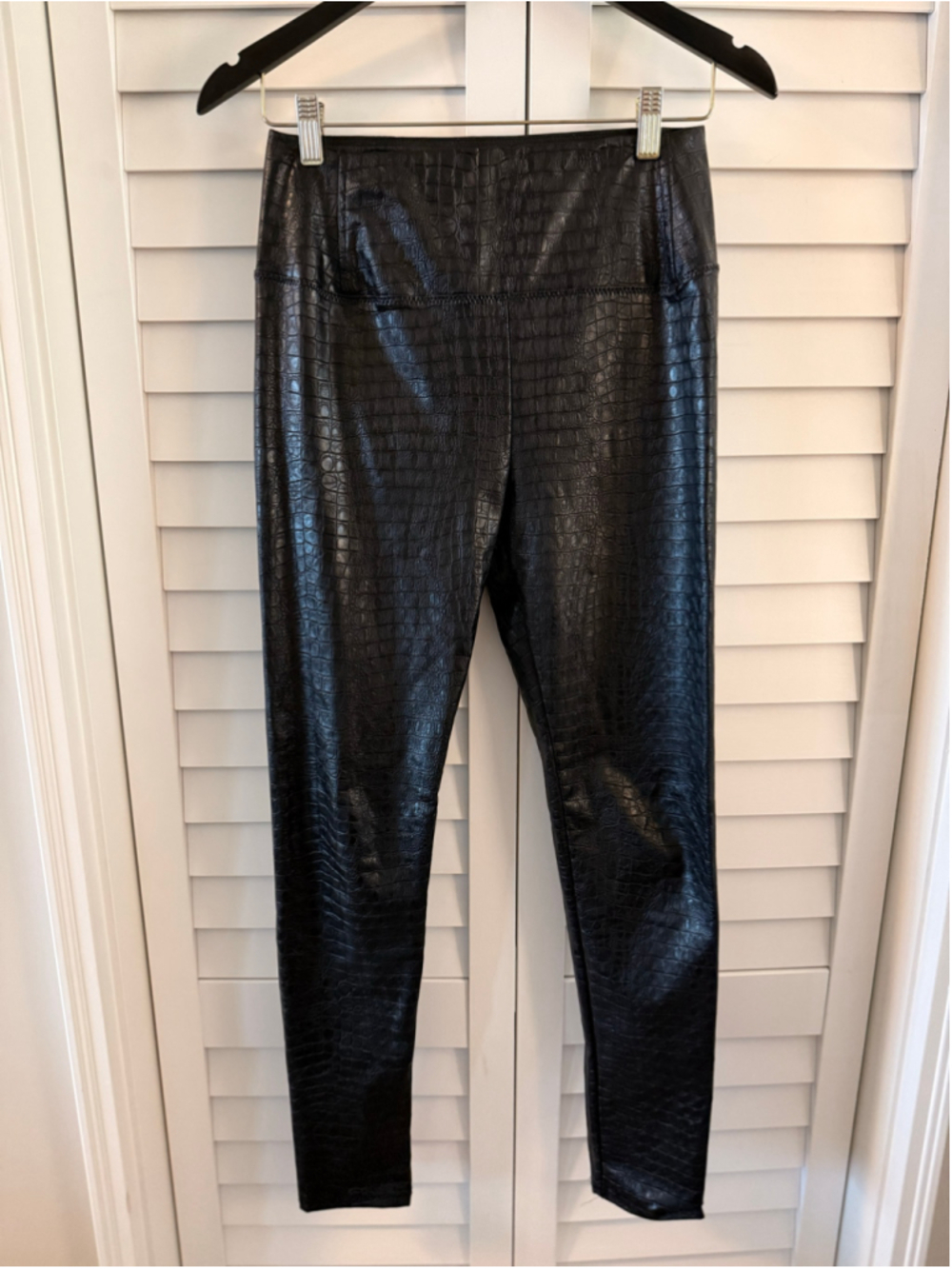 7 For All Mankind Croc Embossed Faux Leather Leggings Black Size S Small - Picture 3 of 10